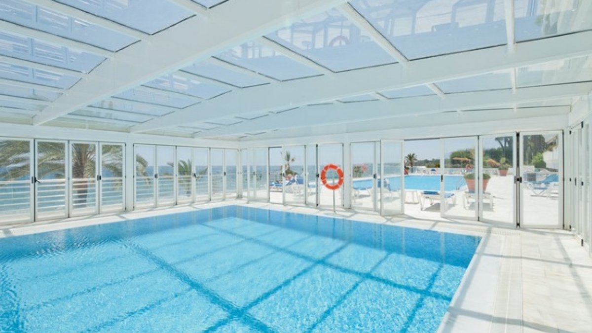 Marina Mariola Marbella Ático 5 dormitorios Frontal Sur con piscina privada