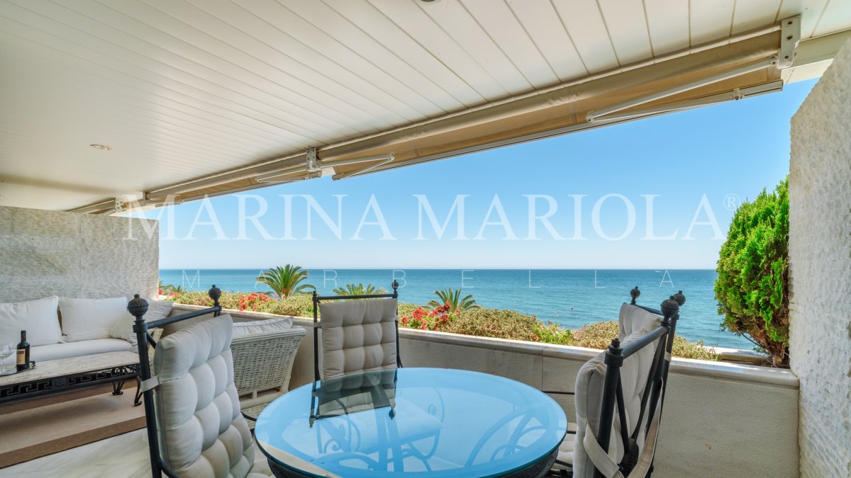 Marina Mariola Marbella, 2 bedrooms Apartment facing South, full sea views.