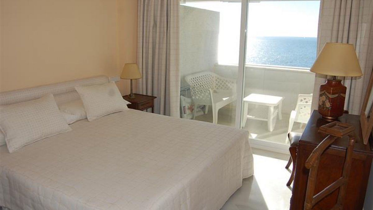 Marina Mariola apartamento 2 dormitorios Frontal Sur