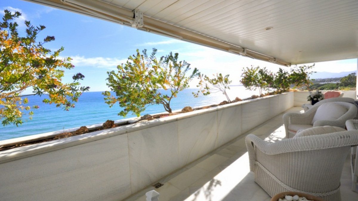 Marina Mariola Marbella Ático 5 dormitorios Frontal Sur con piscina privada