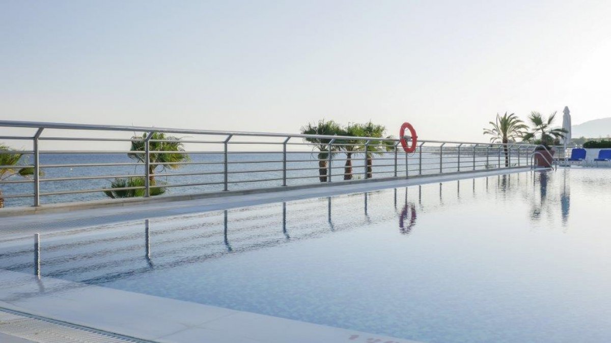 Marina Mariola Marbella Ático 3 dormitorios Gran Lujo c/ Piscina Privada