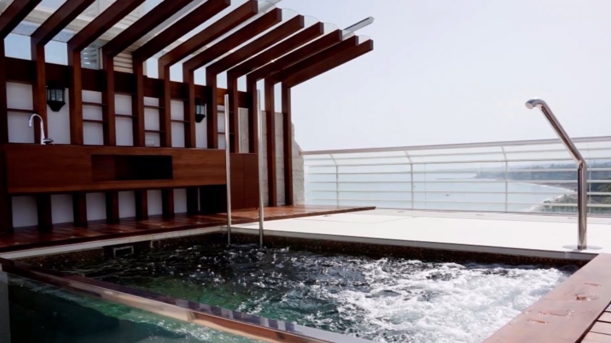 Marina Mariola Marbella, Stunning 3 bedrooms Penthouse with private pool
