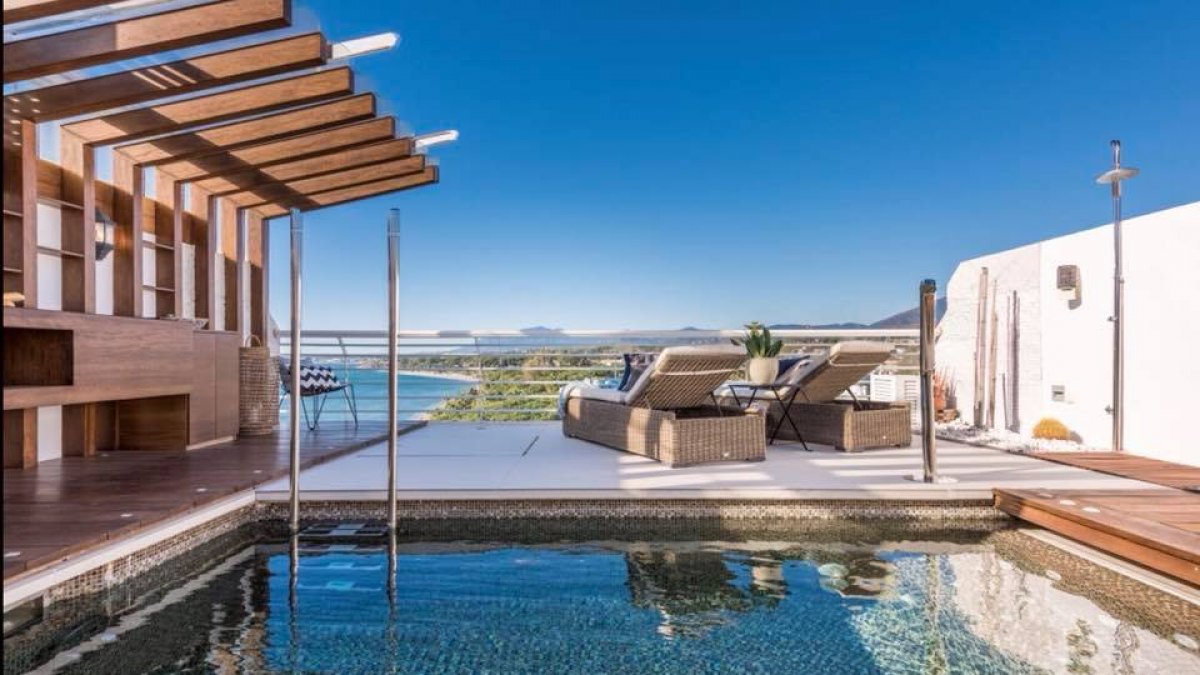 Marina Mariola Marbella, Stunning 3 bedrooms Penthouse with private pool