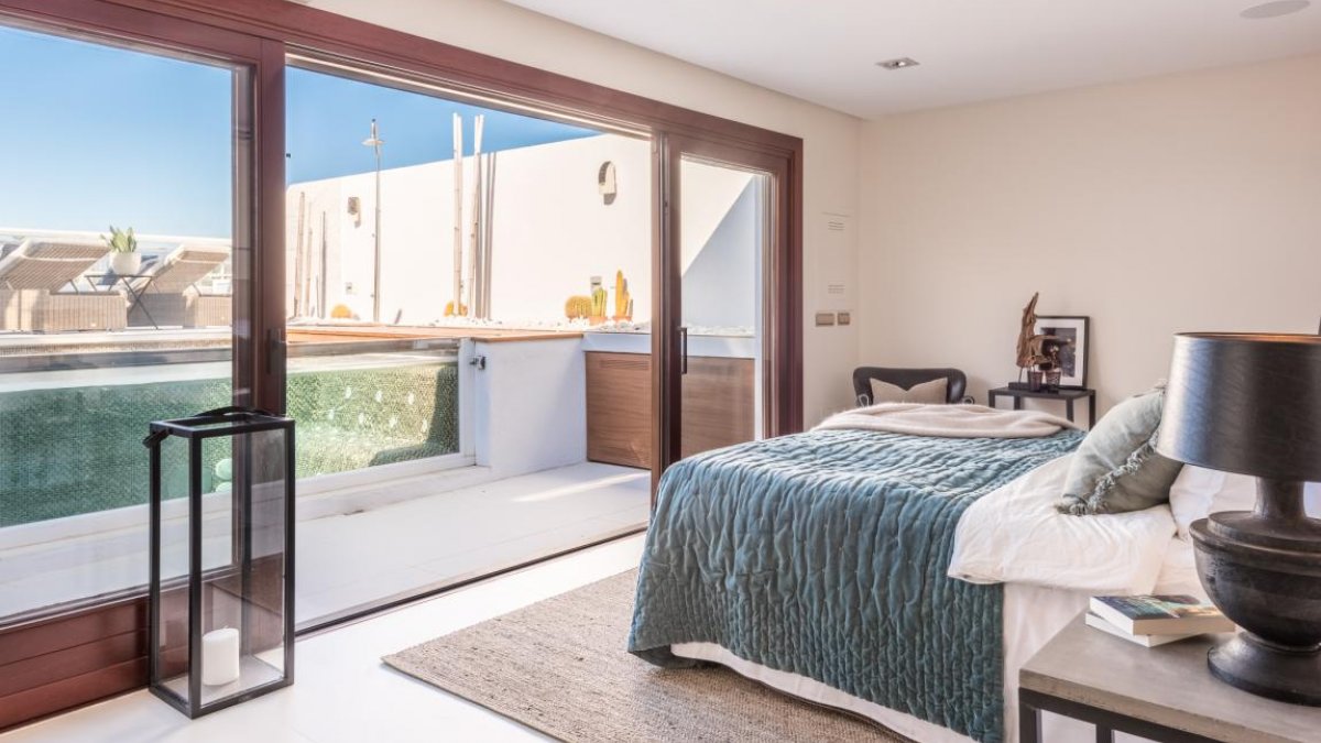 Marina Mariola Marbella, Stunning 3 bedrooms Penthouse with private pool