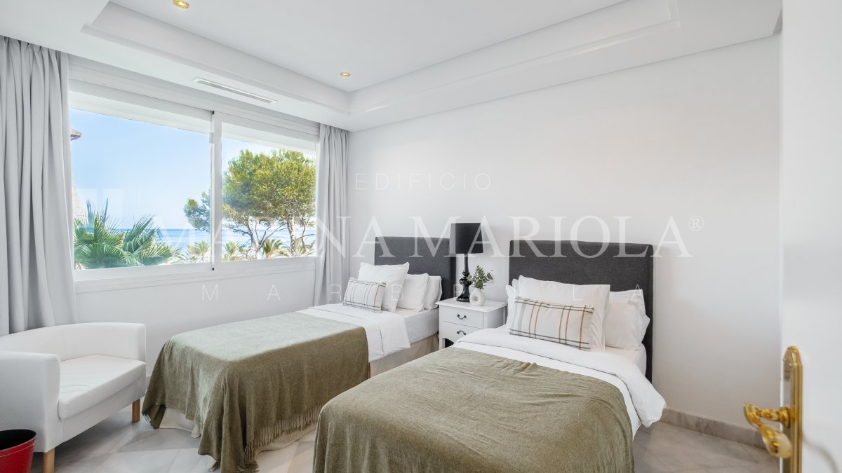 Marina Mariola Marbella, 3 Bedrooms Apartment full sea views.