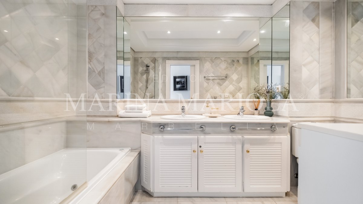 Marina Mariola Marbella, 3 Bedrooms Apartment full sea views.