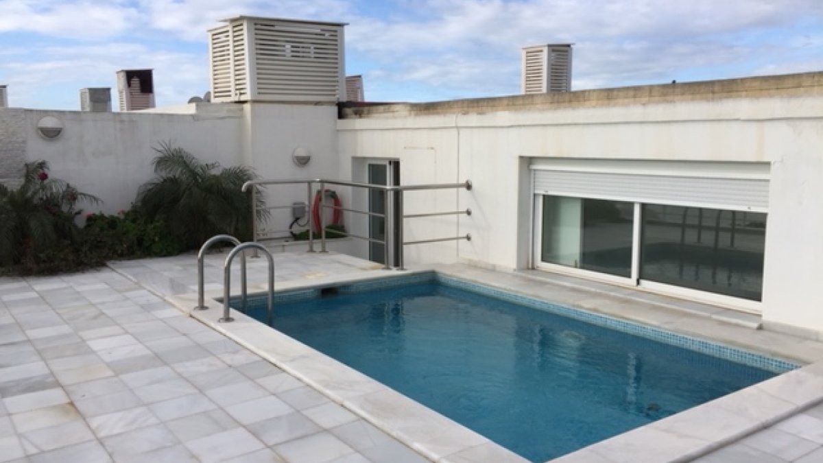 Marina Mariola Marbella, Ático 3 Dormitorios con Piscina Privada.